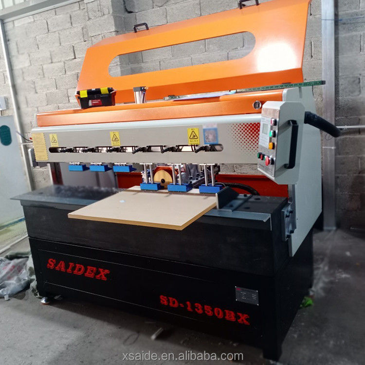 1350mm Longueur de travail Machine de polissage de diamants acryliques avec courroie d'alimentation Machine de polissage de bordure acrylique