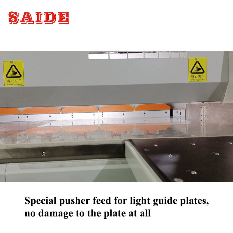 SD-1850 Scie à plaque acrylique de haute précision Machine automatique pour plastique PM PS Plaque de guidage de lumière spéciale électronique
