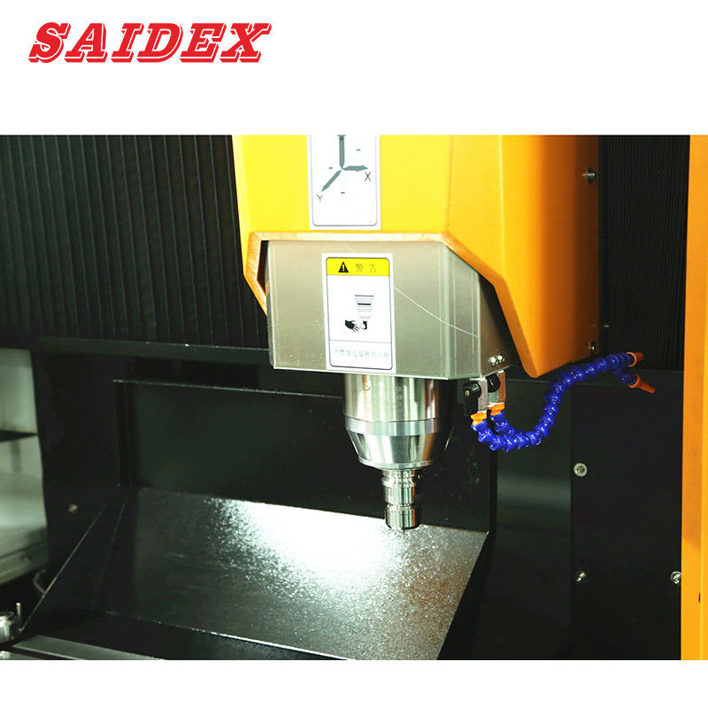 24000rpm vitesse de la broche SD650 3000kg Poids machine CNC acrylique avec 400kg charge de travail maximale Machine de polissage des métaux