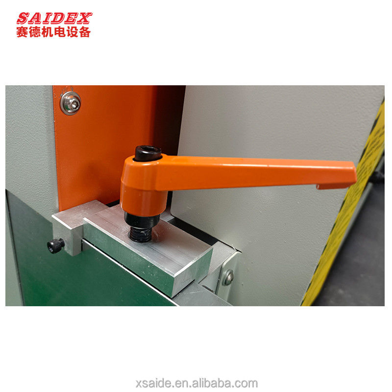 La machine de polissage acrylique haute vitesse de 3500W pour une finition de haute qualité peut traiter 1,3 mètre de plexiglas