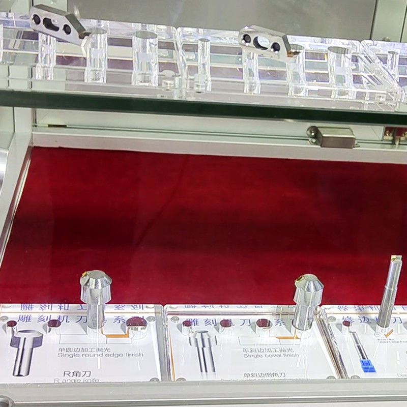 15 ans d'expérience dans la fabrication de couteaux pour feuille PC transparente et lisse