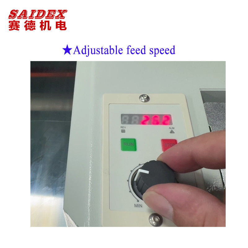 La mini polisseuse P1080 peut polir des épaisseurs allant jusqu'à 30 mm, et l'angle de polissage est réglable de 0 à 60 degrés.