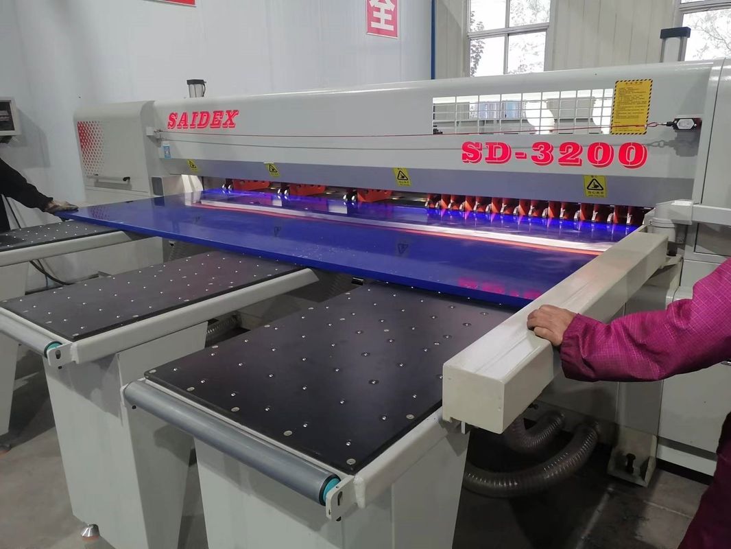 Machine de découpe de faisceaux électroniques 6250x5735x1680mm 2.2KW contrôle logique programmable Équipement d'usinage acrylique