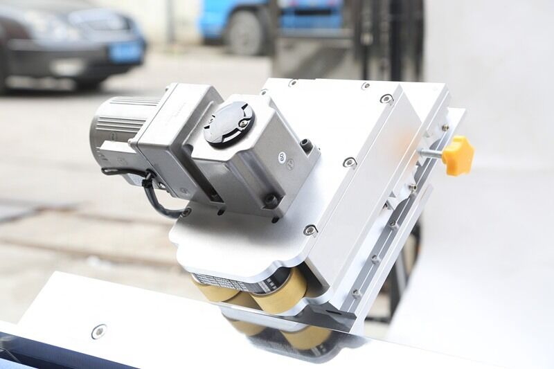 Machine de polissage acrylique avec polisseur de bord acrylique et longueur de polissage 1000 mm Convient pour le traitement professionnel de la surface acrylique
