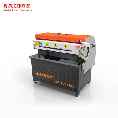 Machine de polissage et de broyage de feuilles acryliques à grande vitesse 2,5 kW 0-60° Angle de coupe