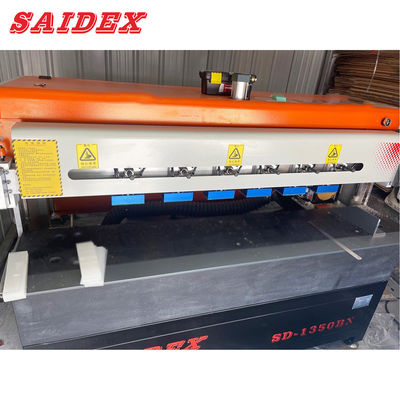 La machine de polissage acrylique haute vitesse de 3500W pour une finition de haute qualité peut traiter 1,3 mètre de plexiglas